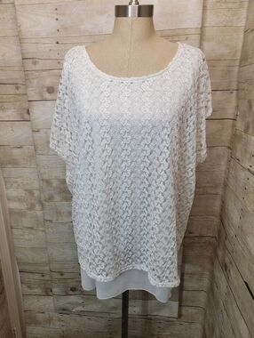 Roz & Ali White Lace Overlay Tunic Top